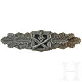 A Close Combat Clasp in Bronze, manufacturer Wilhelm Hobacher - photo 1