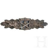 A Close Combat Clasp in Bronze, manufacturer JFS - photo 1