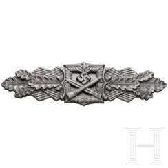 A Close Combat Clasp in Bronze, manufacturer FLL