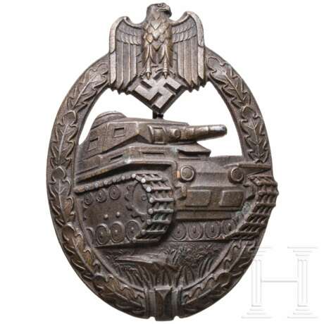 A Tank Assault Badge in Bronze, manufacturer Zimmermann - photo 1 A Tank Assault Badge in Bronze, manufacturer Zimmermann - photo 1
