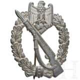 An Infantry Assault Badge in Silver - photo 1