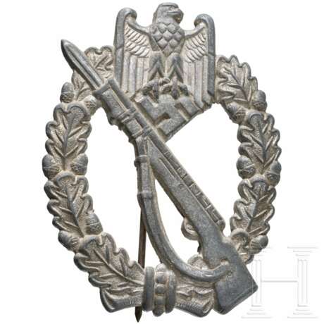 An Infantry Assault Badge in Silver - photo 1 An Infantry Assault Badge in Silver - photo 1