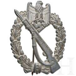 An Infantry Assault Badge in Silver