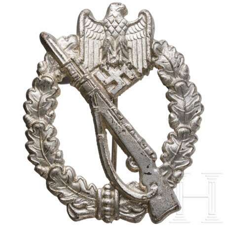 An Infantry Assault Badge in Silver - Foto 1 An Infantry Assault Badge in Silver - Foto 1
