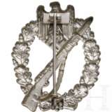 An Infantry Assault Badge in Silver - photo 2