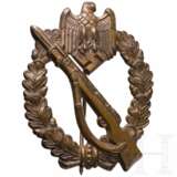 An Infantry Assault Badge in Bronze made by S.H.u.Co. - photo 1