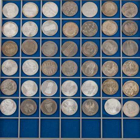 Münzturm mit 7 Tableaus und BRD Gedenkmünzen, - photo 4