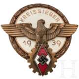 A badge "Kreissieger im Reichsberufswettkampf 1939", manufacturer Wagner - photo 1