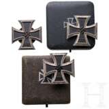 A collection of 1939 Iron Crosses 1st Class with cases of issue - photo 1