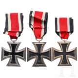Three 1939 Iron Crosses 2nd Class, manufacturers 24, 25, and 120 - photo 2