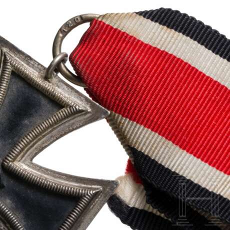 Three 1939 Iron Crosses 2nd Class, manufacturers 24, 25, and 120 - photo 3 Three 1939 Iron Crosses 2nd Class, manufacturers 24, 25, and 120 - photo 3