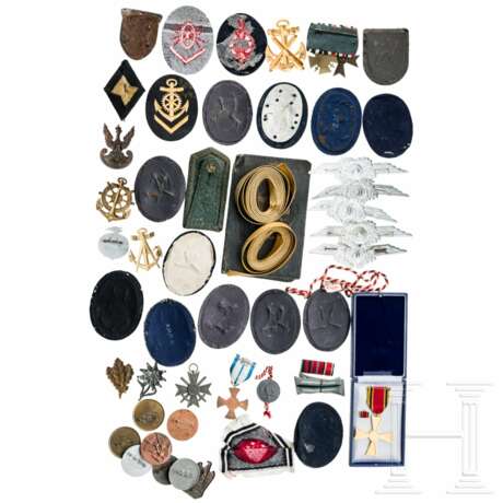 A small group of orders and cloth insignia - photo 2 A small group of orders and cloth insignia - photo 2