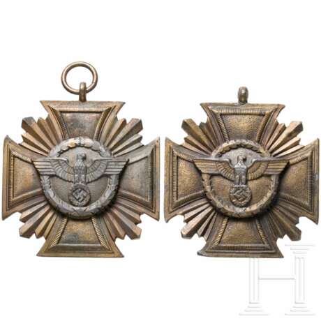 Two NSDAP Long Service Awards in Bronze - photo 1 Two NSDAP Long Service Awards in Bronze - photo 1