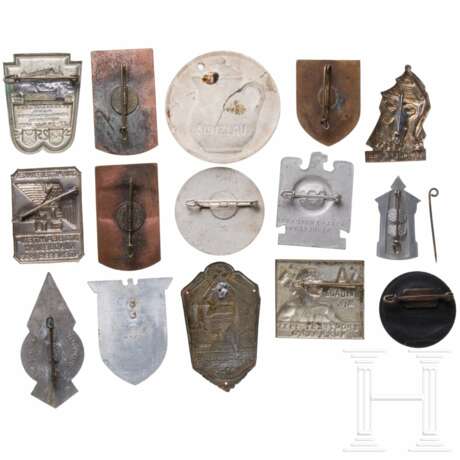 A collection of WHW badges and tinnies - photo 2 A collection of WHW badges and tinnies - photo 2