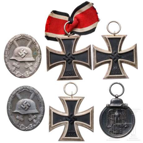 An East Medal, Iron Crosses and Wound Badges - photo 1