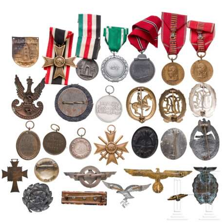 A small group of orders/medals - photo 2 A small group of orders/medals - photo 2