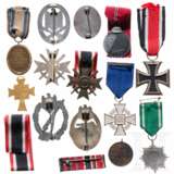 A small group of orders and badges - фото 2