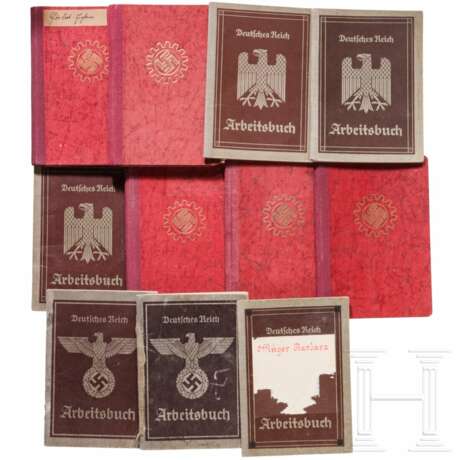 A small group of orders, badges and documents - Foto 3 A small group of orders, badges and documents - Foto 3