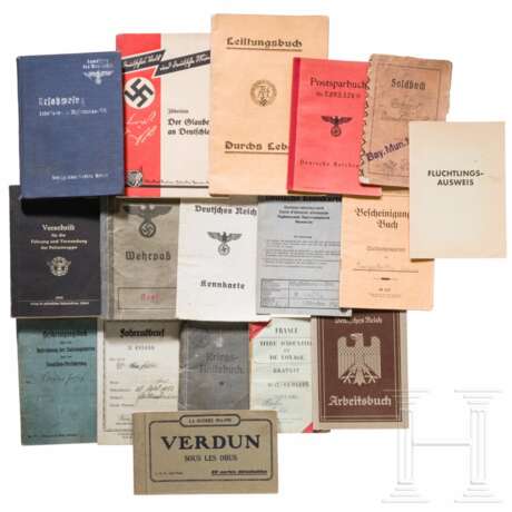 A small group of orders, badges and documents - Foto 4 A small group of orders, badges and documents - Foto 4