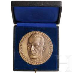 A cased commemorative medal "Reichszeugmeister Richard Büchner"