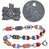 A patriotic bracelet, a HJ-Gebiet 9 badge and an FHH shoulder board cypher - фото 1