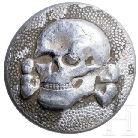 An SS-VT side cap skull, 1194/39 - фото 1 An SS-VT side cap skull, 1194/39 - фото 1