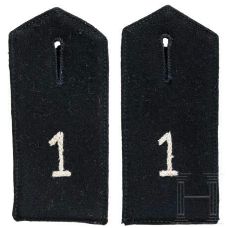 A pair of EM shoulder boards for a member of the SS-Totenkopf-Standarte 1 Oberbayern - фото 1 A pair of EM shoulder boards for a member of the SS-Totenkopf-Standarte 1 Oberbayern - фото 1