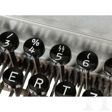 An SS typewriter model "Olympia Robust" - photo 4