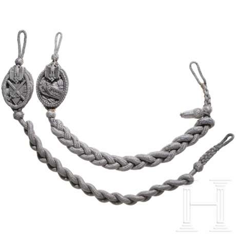 Two army marksmanship lanyards - photo 1