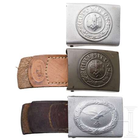 A collection of Heer and Luftwaffe EM/NCO belt buckles - photo 2