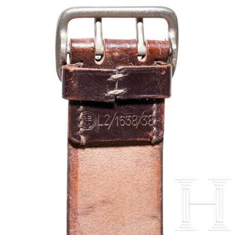 A collection of two-claw belts for officers - Foto 4 A collection of two-claw belts for officers - Foto 4