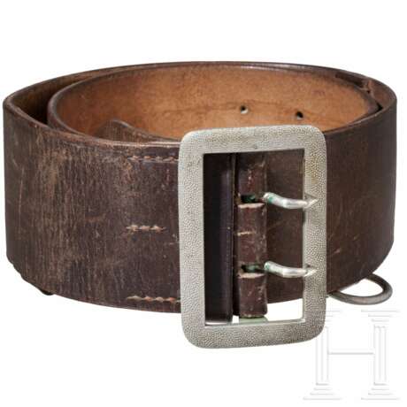 An officer's two-claw belt, Lüneschloss - Foto 1 An officer's two-claw belt, Lüneschloss - Foto 1