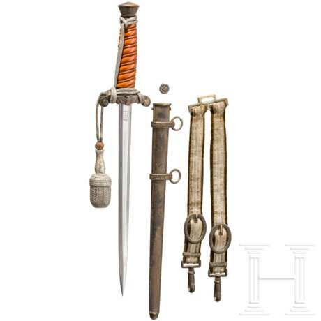An Army officer's dagger with hangers und portepee, Alcoso - Foto 1 An Army officer's dagger with hangers und portepee, Alcoso - Foto 1