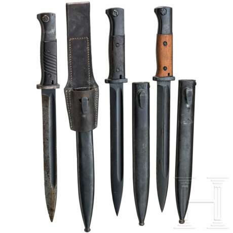 A collection of combat bayonets 84/89 - Foto 1 A collection of combat bayonets 84/89 - Foto 1