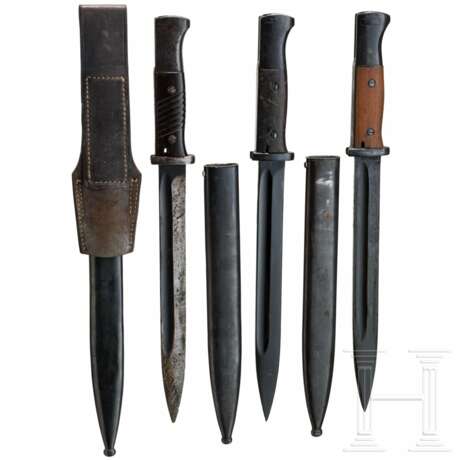 A collection of combat bayonets 84/89 - Foto 2 A collection of combat bayonets 84/89 - Foto 2