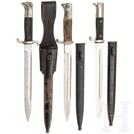 A collection of dress bayonets KS98 - photo 1 A collection of dress bayonets KS98 - photo 1