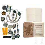 A small group of insignia - фото 2