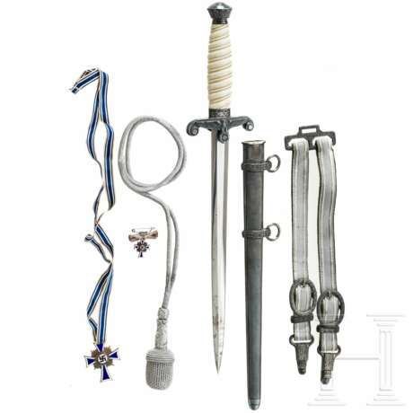 A M 35 army officer's dagger with hangers and portepee, from the estate of First Lieutenant Sasse - photo 1