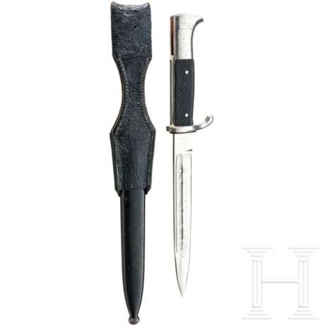 An etched dress bayonet KS98 with frog, manufacturer Gustav Spitzer - фото 2