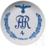 A Meissen regimental plate "Artillery Regiment 4" - photo 1