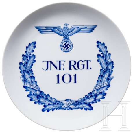 A Meissen regimental plate "Infanterie-Regiment 101" - photo 1