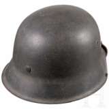 A Luftwaffe steel helmet M 42 and a belt - photo 4