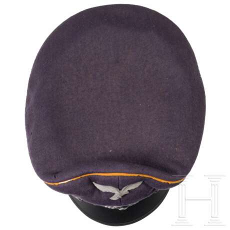 A visor cap for EM/NCOs of the Flying or Parachute Corps - photo 4