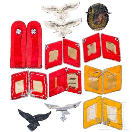 A small group of Air Force insignia - photo 2 A small group of Air Force insignia - photo 2