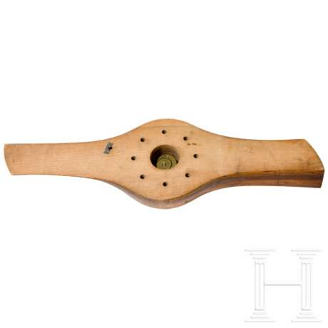 A wooden propeller, 2nd award in an aviation contest of the Flugzeugführerdoppelschule A/3 Guben - photo 2