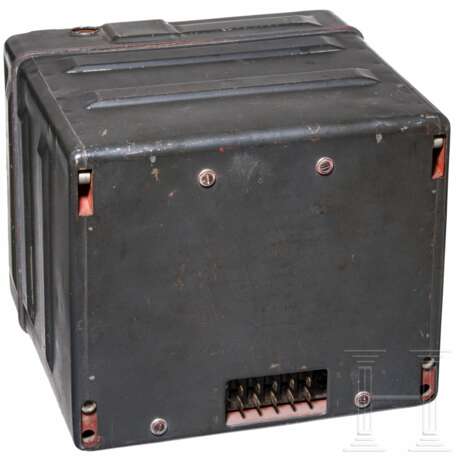 A shortwave receiver "E 10 a K" of the FuG10 with suspension frame - photo 6