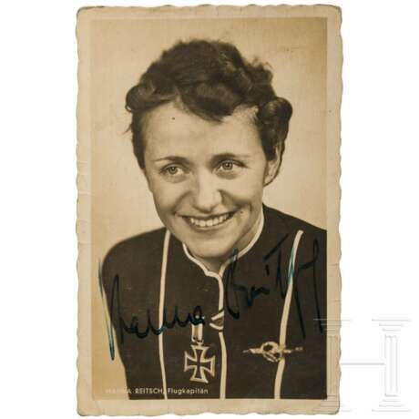Hanna Reitsch - a handwritten ink signature - photo 1
