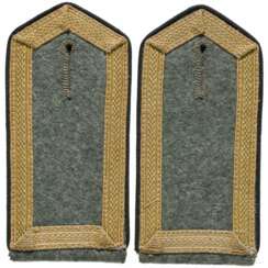 A pair of shoulder boards for a chief petty officer of the "Pioniere der Küstenartillerie" for field gray navy clothing