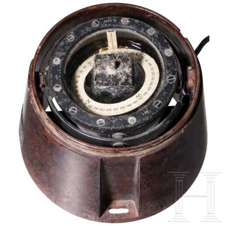 A Kriegsmarine ship compass with lighting - фото 4