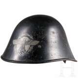 A Dutch M 34 steel helmet used by the police - фото 1